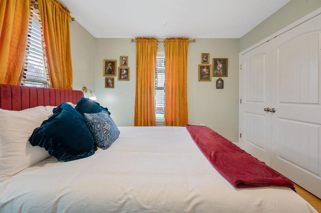 New Victorian Theme, 3Br, Lrg Backyard Close To Pnc Arena, Downtown, And Rdu Airport RaleighRaleigh  Kültér fotó